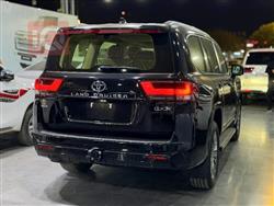 تۆیۆتا لاند کروزەر